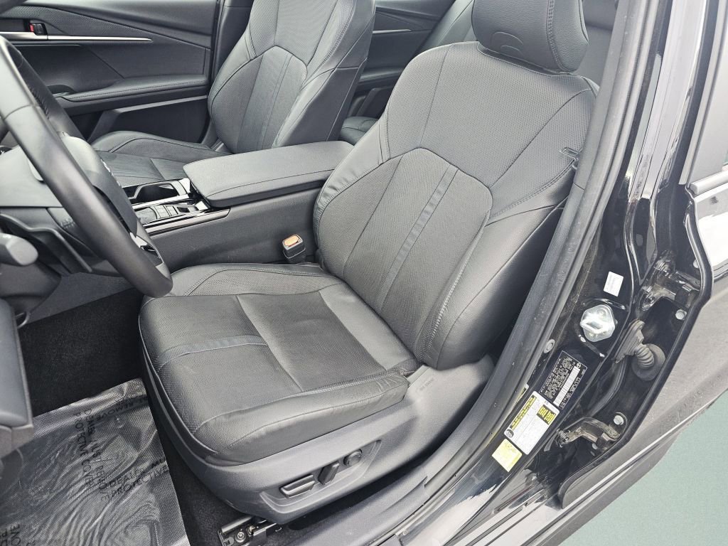 Used 2025 Toyota Camry XSE FWD image 6