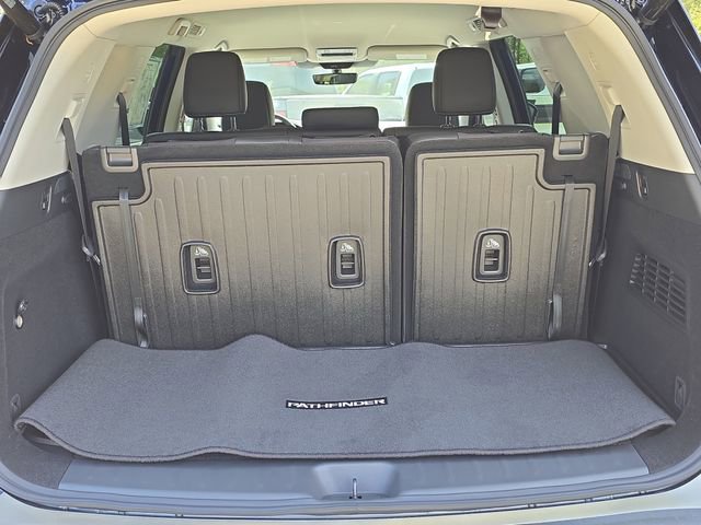 New 2026 Nissan Pathfinder SL image 10