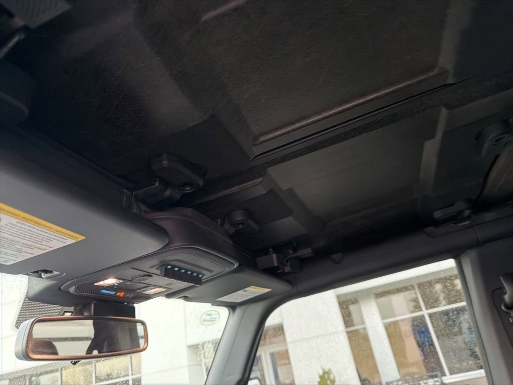 Used 2022 Ford Bronco Badlands image 18