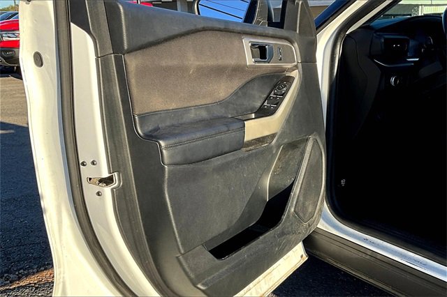 Used 2020 Ford Explorer XLT w/ Comfort Package image 17