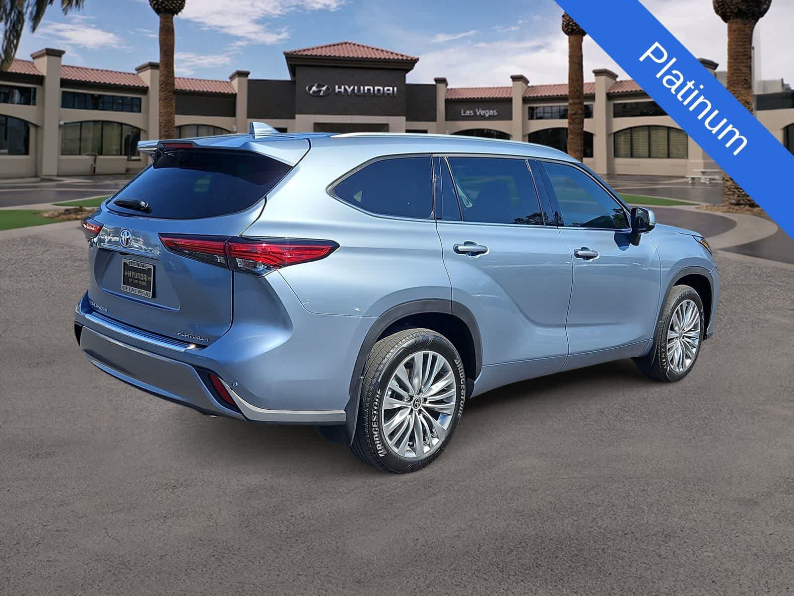 Used 2023 Toyota Highlander Platinum FWD image 8