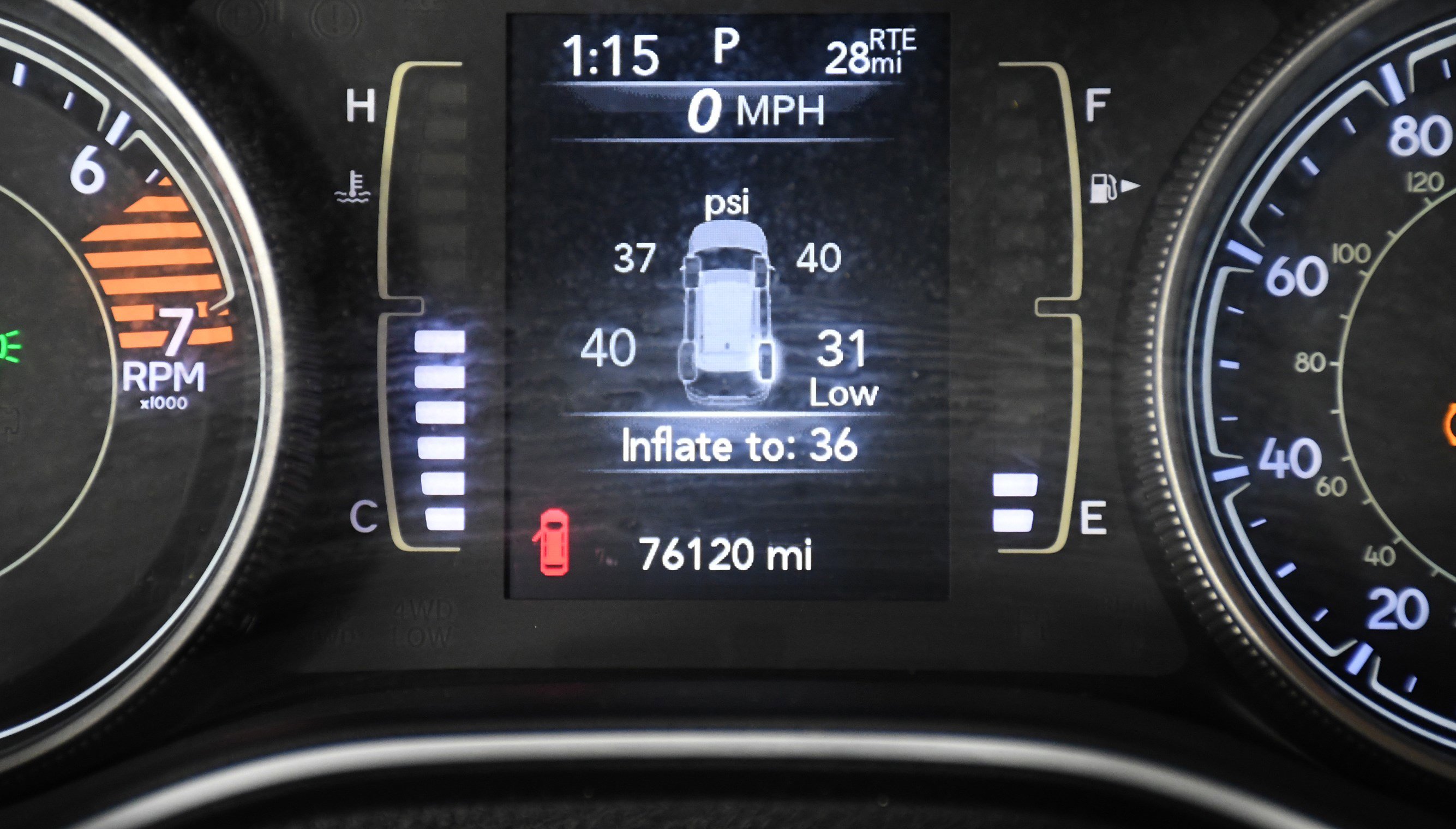 Used 2019 Jeep Cherokee Latitude w/ Popular Appearance Group image 14