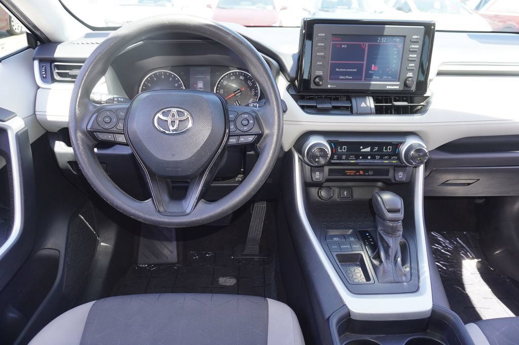 Used 2021 Toyota RAV4 XLE FWD image 11