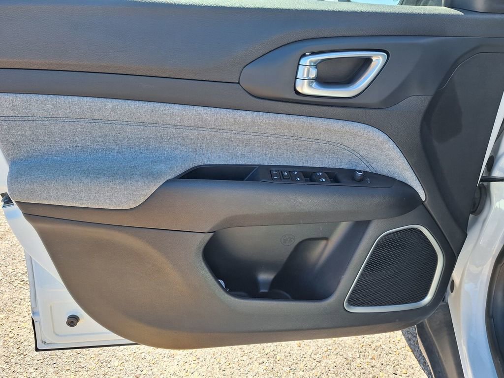 Used 2023 Jeep Compass Sport image 20