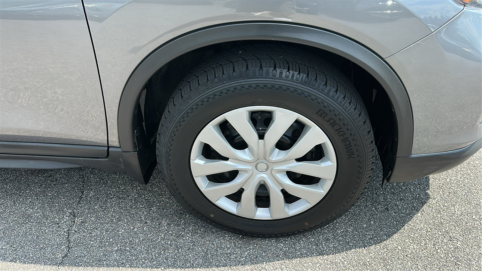 Used 2018 Nissan Rogue S AWD/4WD image 8