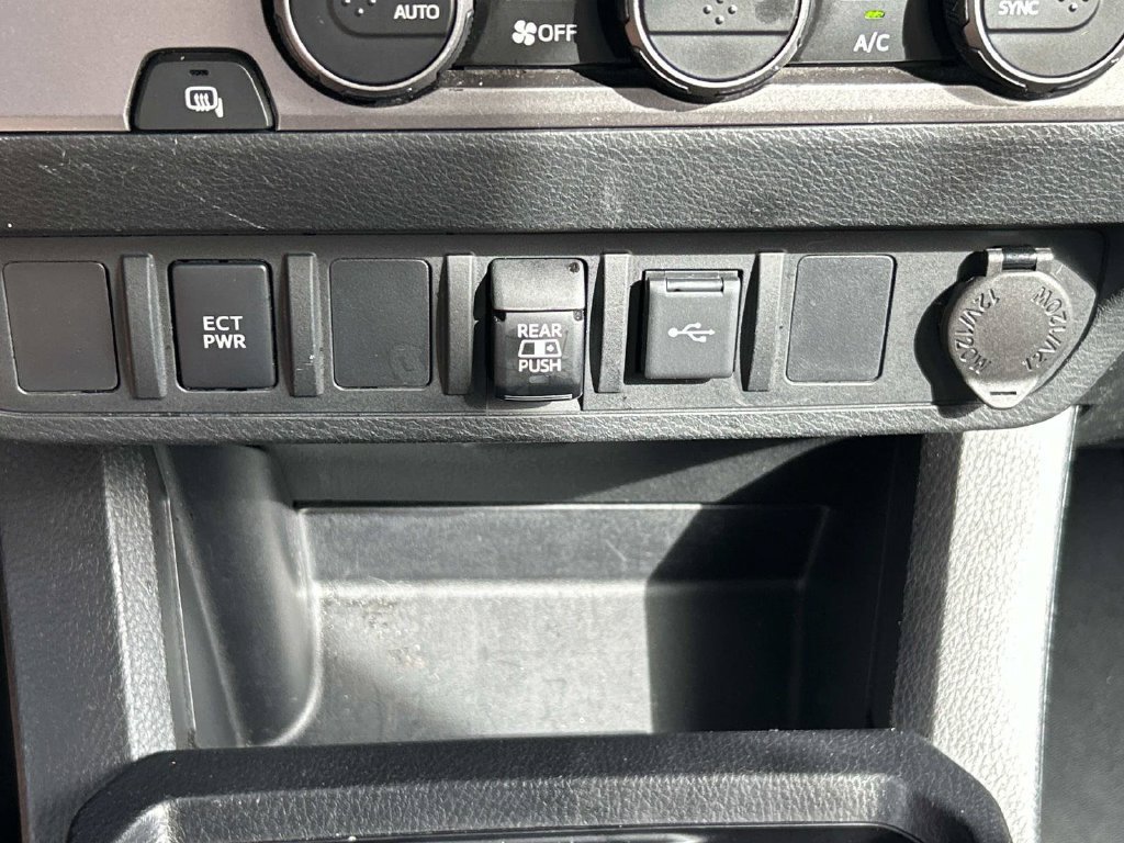 Used 2021 Toyota Tacoma SR5 RWD image 38