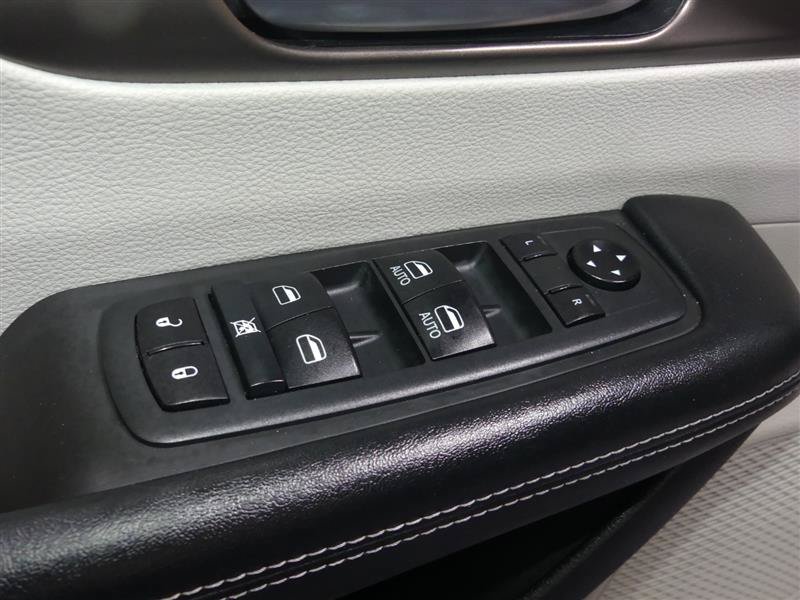 Used 2021 Chrysler Voyager Lxi FWD image 19