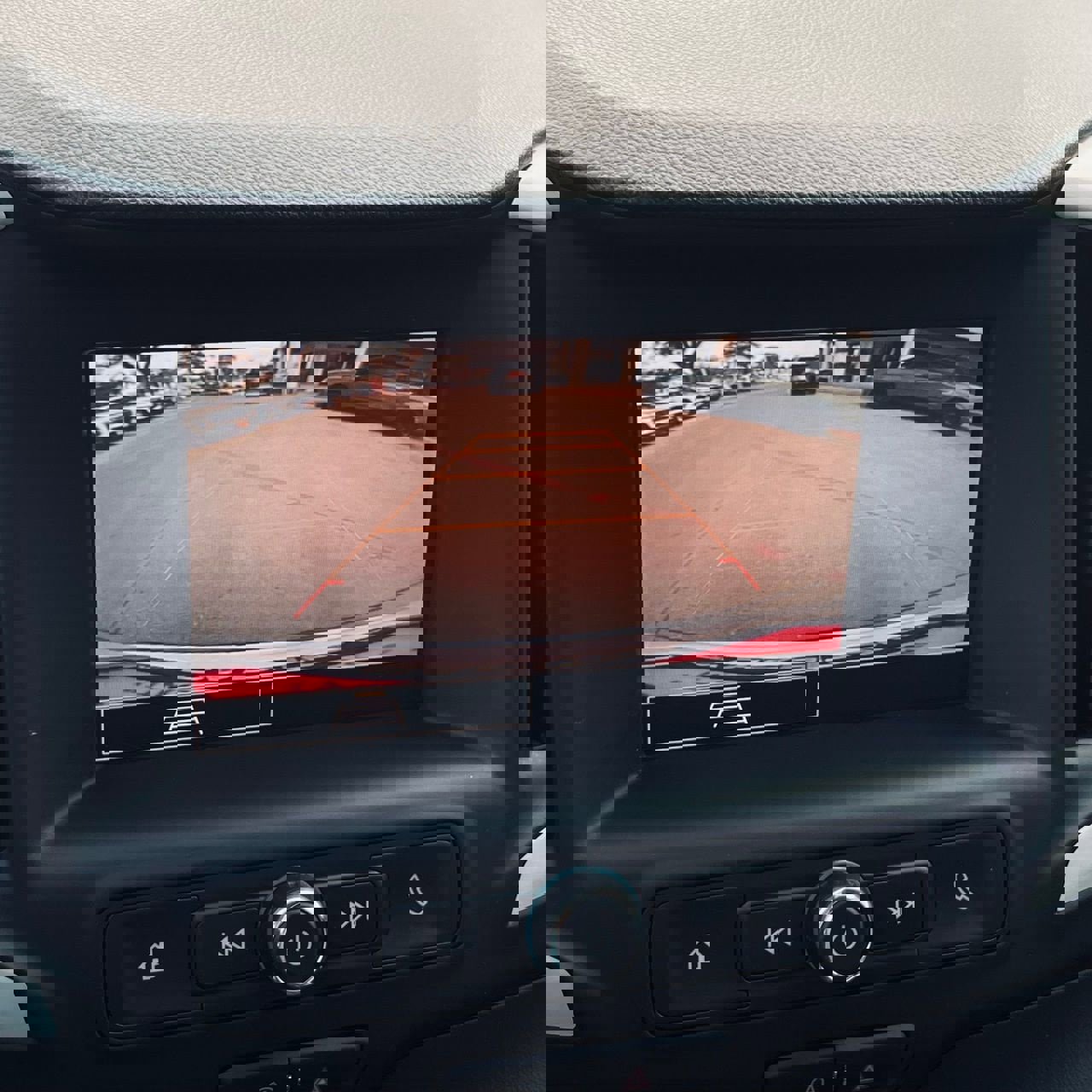 Used 2024 GMC Terrain SLE image 18