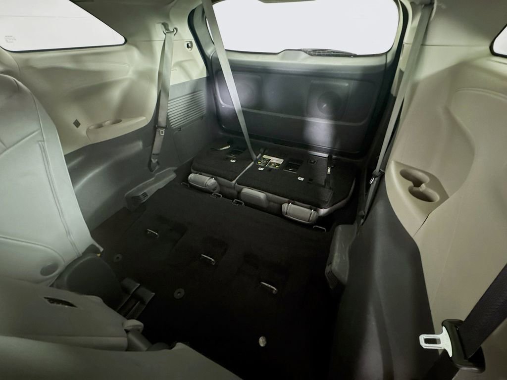 Certified 2024 Toyota Sienna XLE image 23