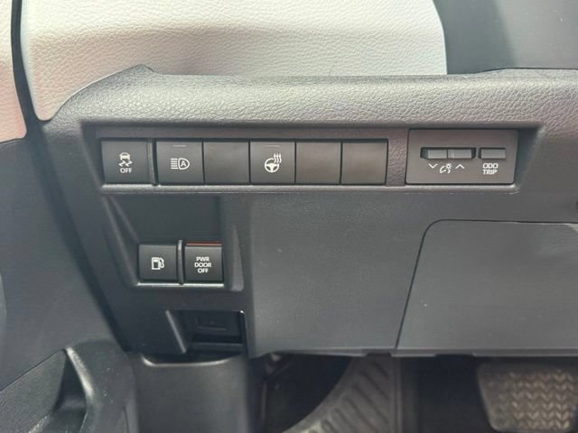 Used 2026 Toyota Sienna LE AWD/4WD image 35