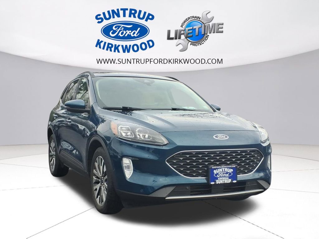 Used 2020 Ford Escape Titanium video 2