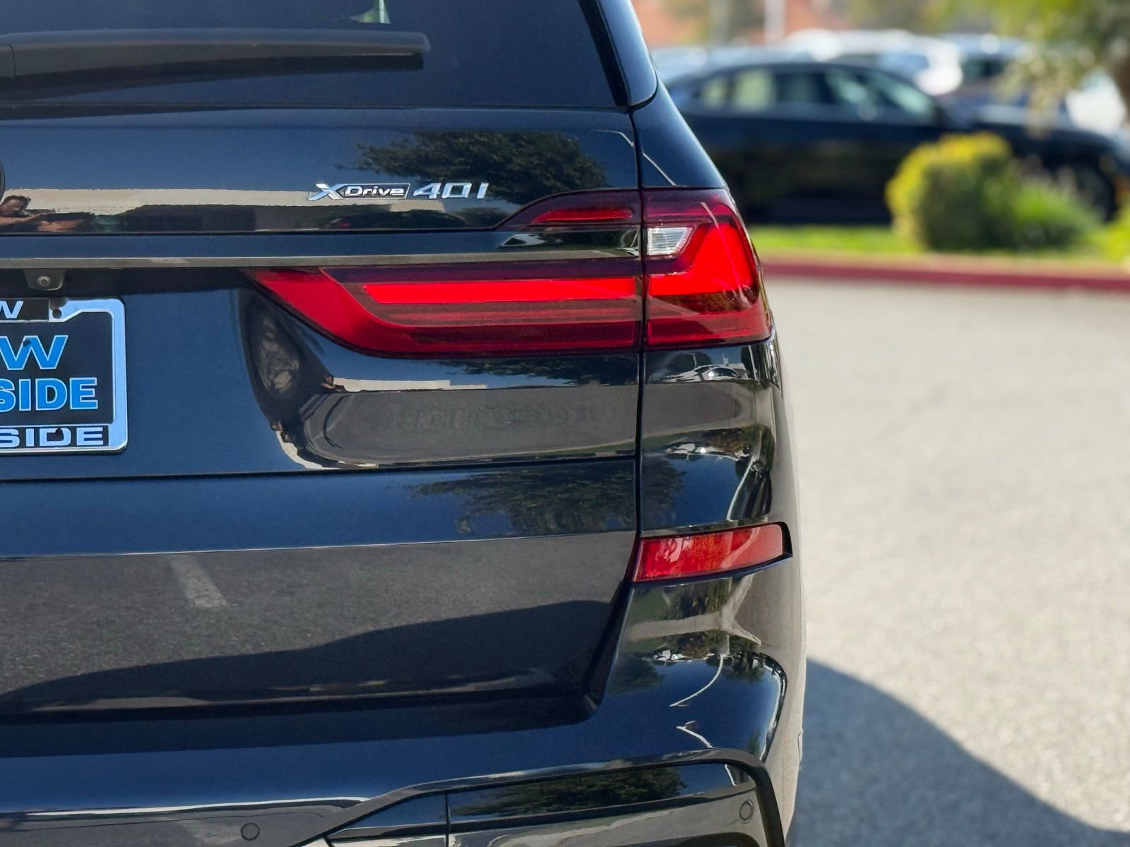 Used 2022 BMW X7 xDrive40i w/ M Sport Package image 16