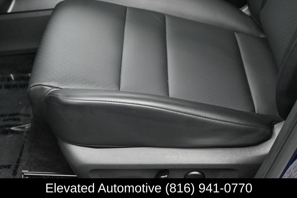 Used 2024 Nissan Rogue SV w/ SV Premium Package AWD/4WD image 15