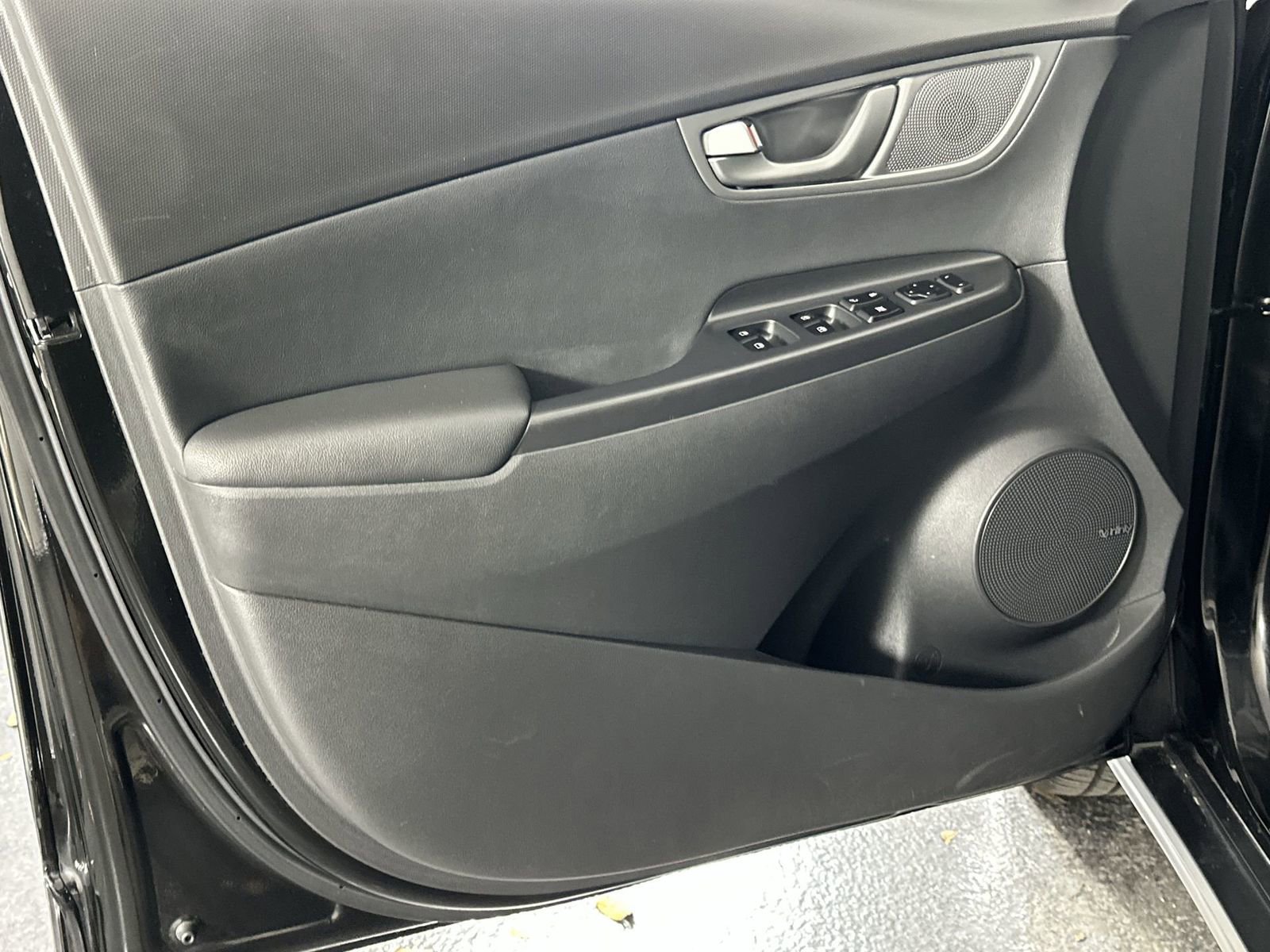 Used 2020 Hyundai Kona Ultimate image 29