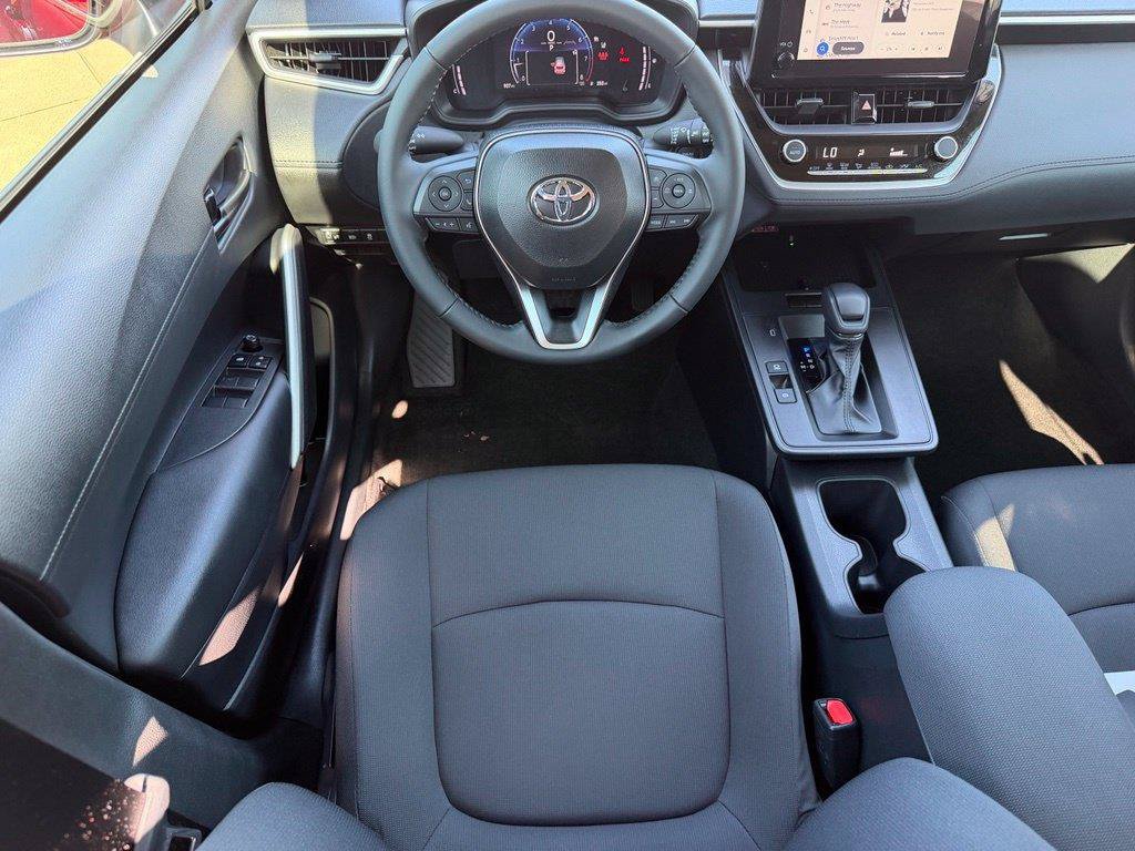 Used 2026 Toyota Corolla Cross LE FWD image 9