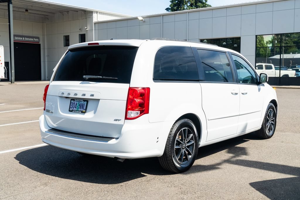 Used 2017 Dodge Grand Caravan GT FWD image 6