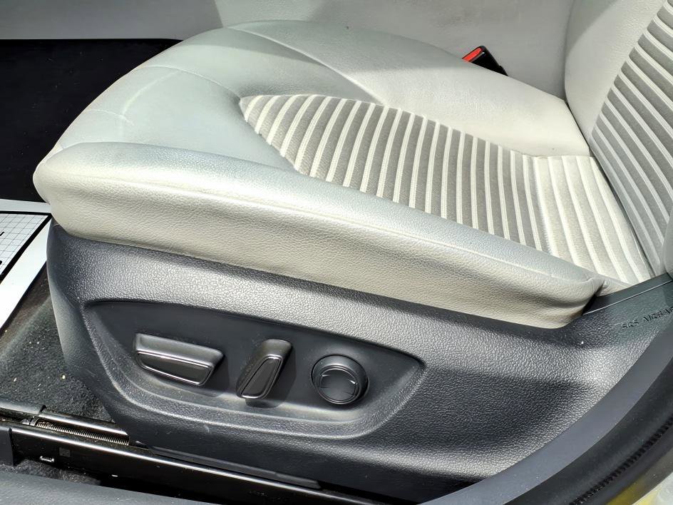 Certified 2022 Toyota Camry SE image 14