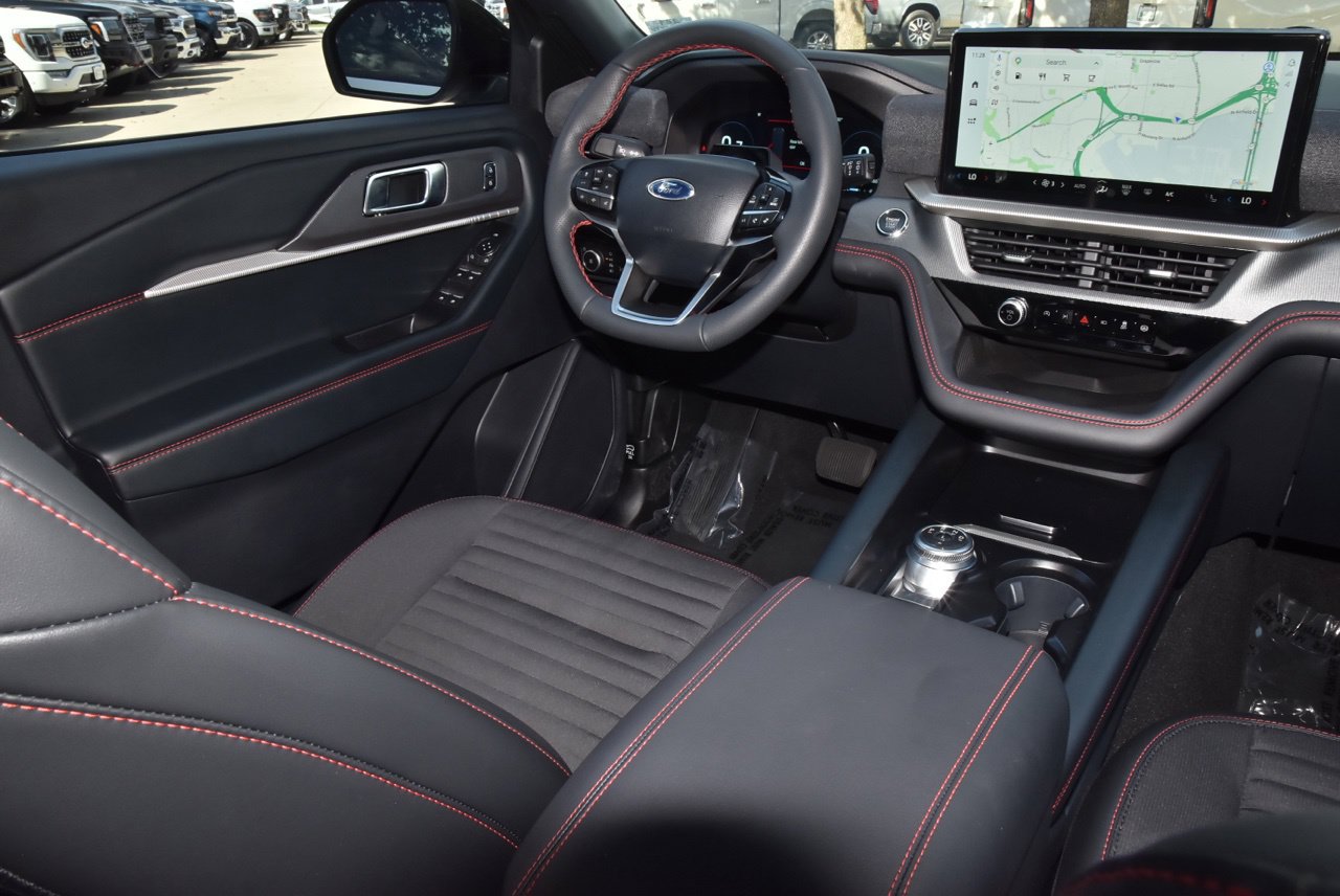 Certified 2025 Ford Explorer ST-Line RWD image 16