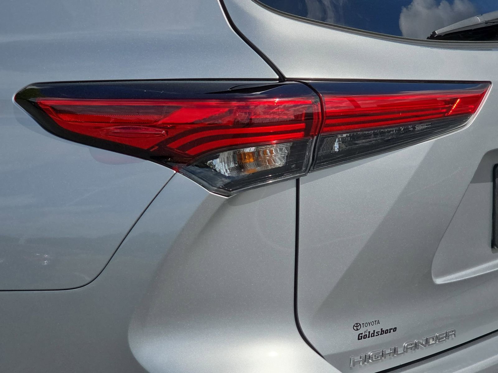 Used 2023 Toyota Highlander Limited image 35