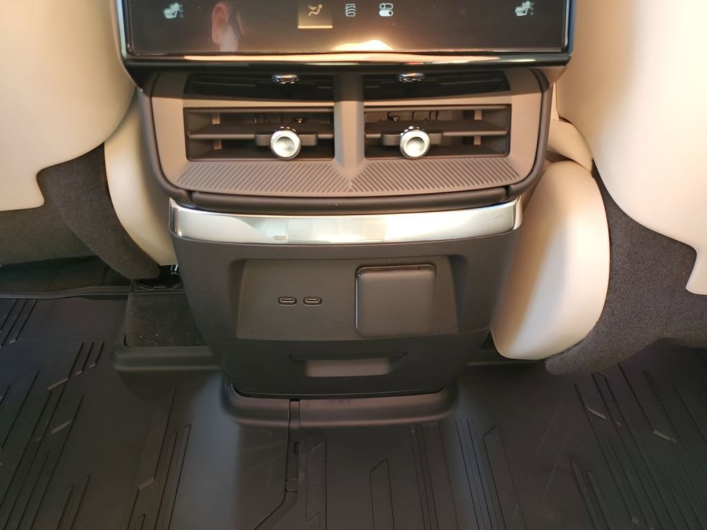 New 2026 Cadillac Vistiq Sport w/ LPO, Floor Liner Package image 22