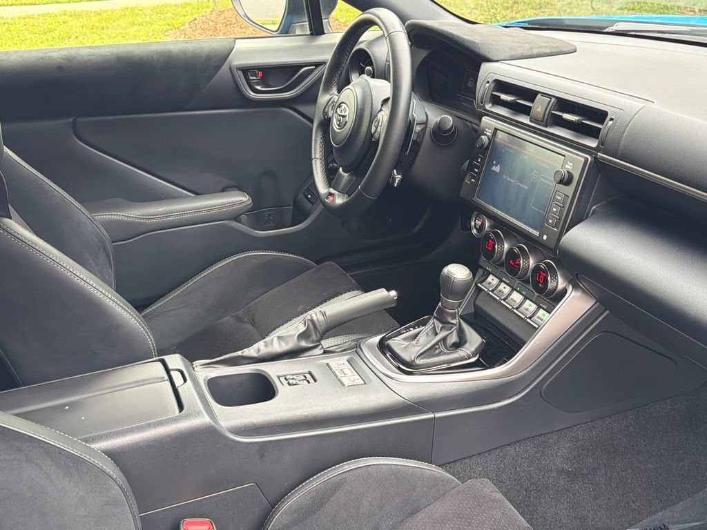 Used 2022 Toyota GR86 Premium w/ ALL Weather Mat Package (TMS) RWD image 12