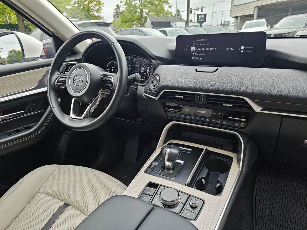 Certified 2024 MAZDA CX-90 Plug-In Hybrid w/ Premium Pkg AWD/4WD image 12