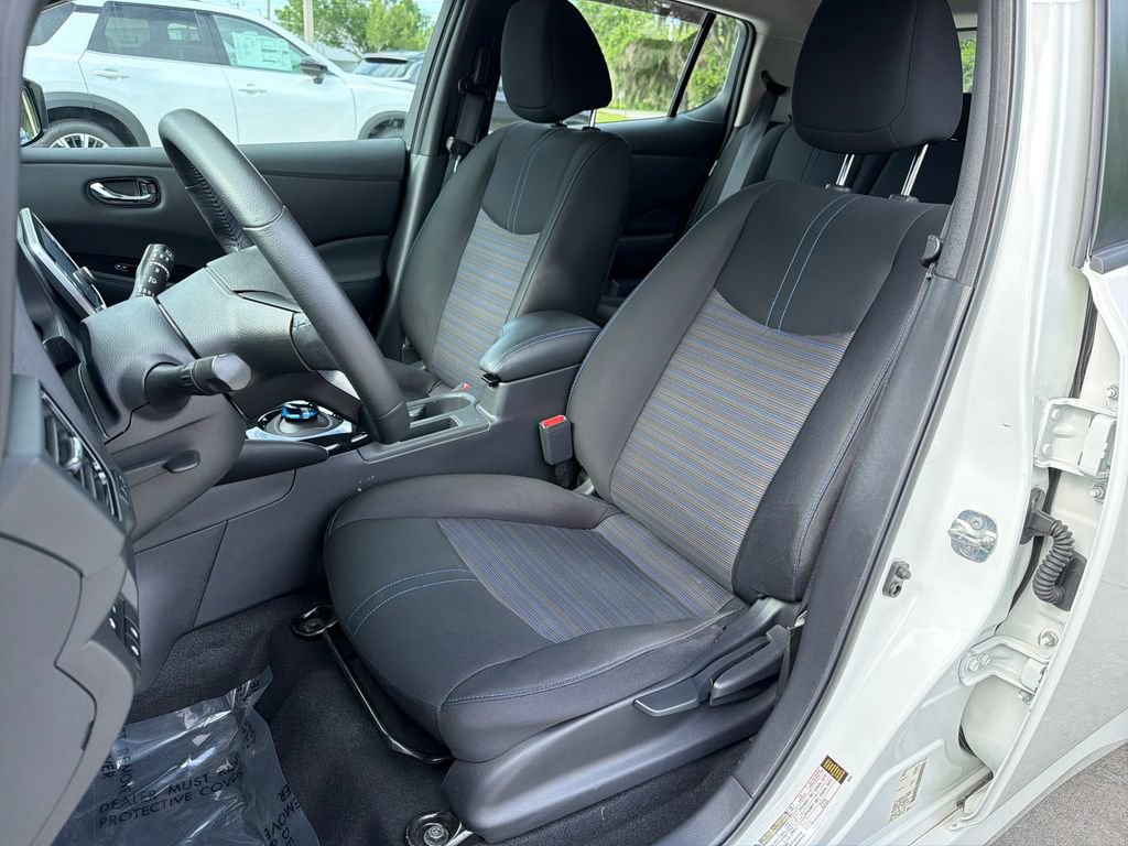 Used 2022 Nissan Leaf SV FWD image 32