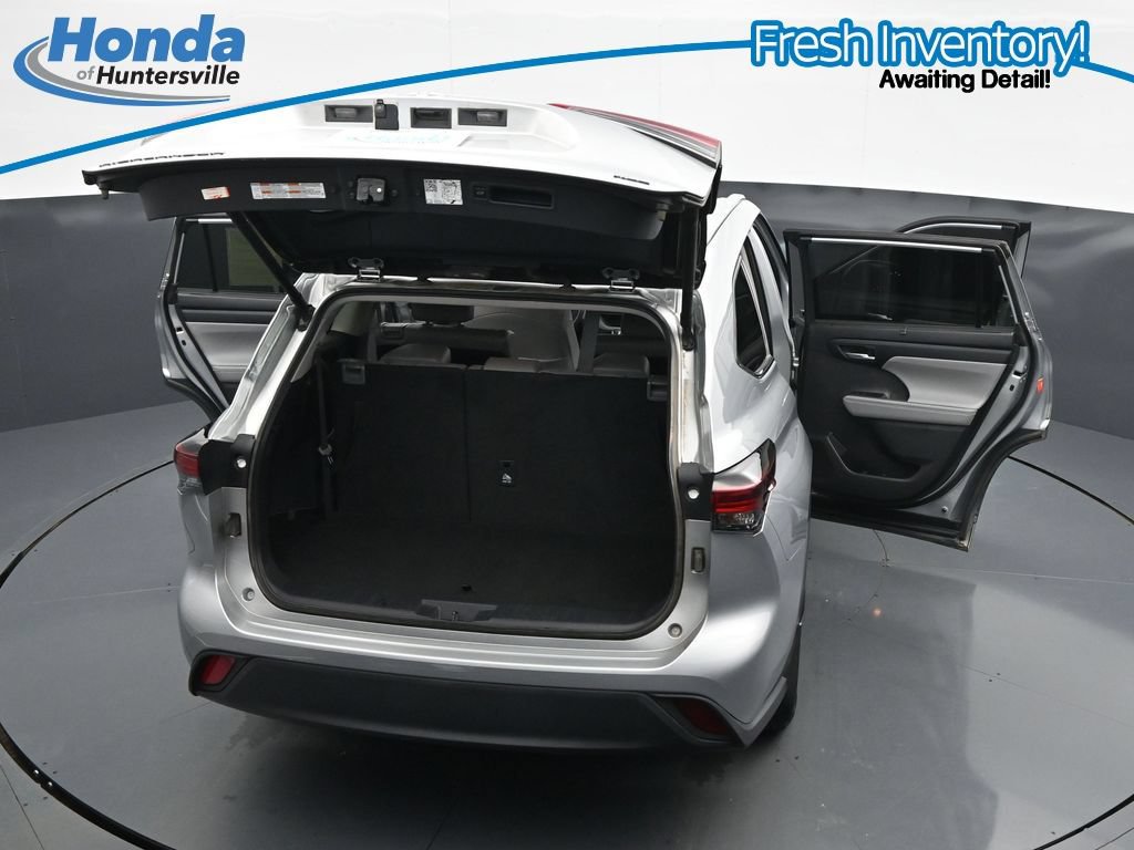 Used 2024 Toyota Highlander XLE FWD image 42