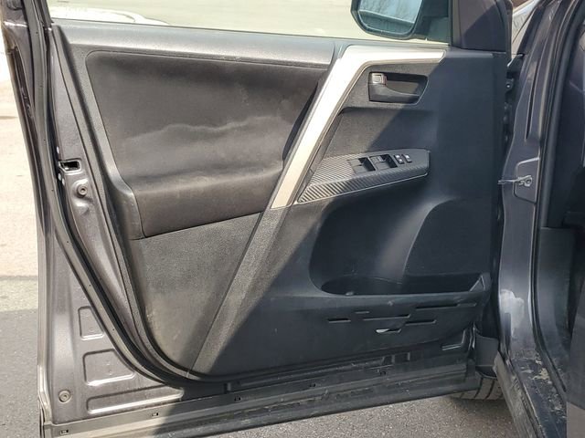 Used 2015 Toyota RAV4 LE image 8