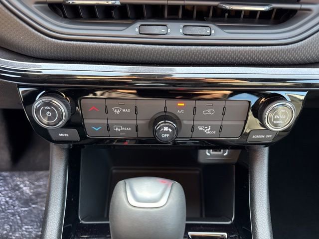 New 2026 Jeep Compass Latitude AWD/4WD image 17