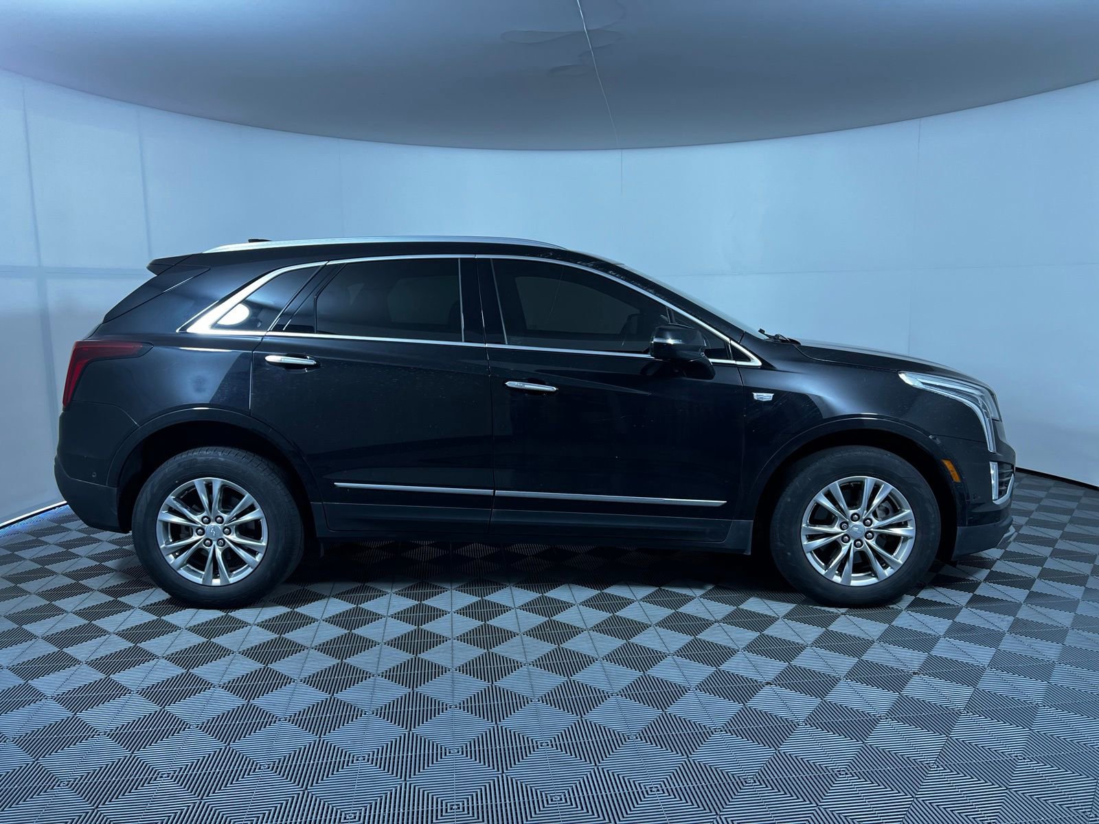 Used 2020 Cadillac XT5 Premium Luxury AWD/4WD image 4
