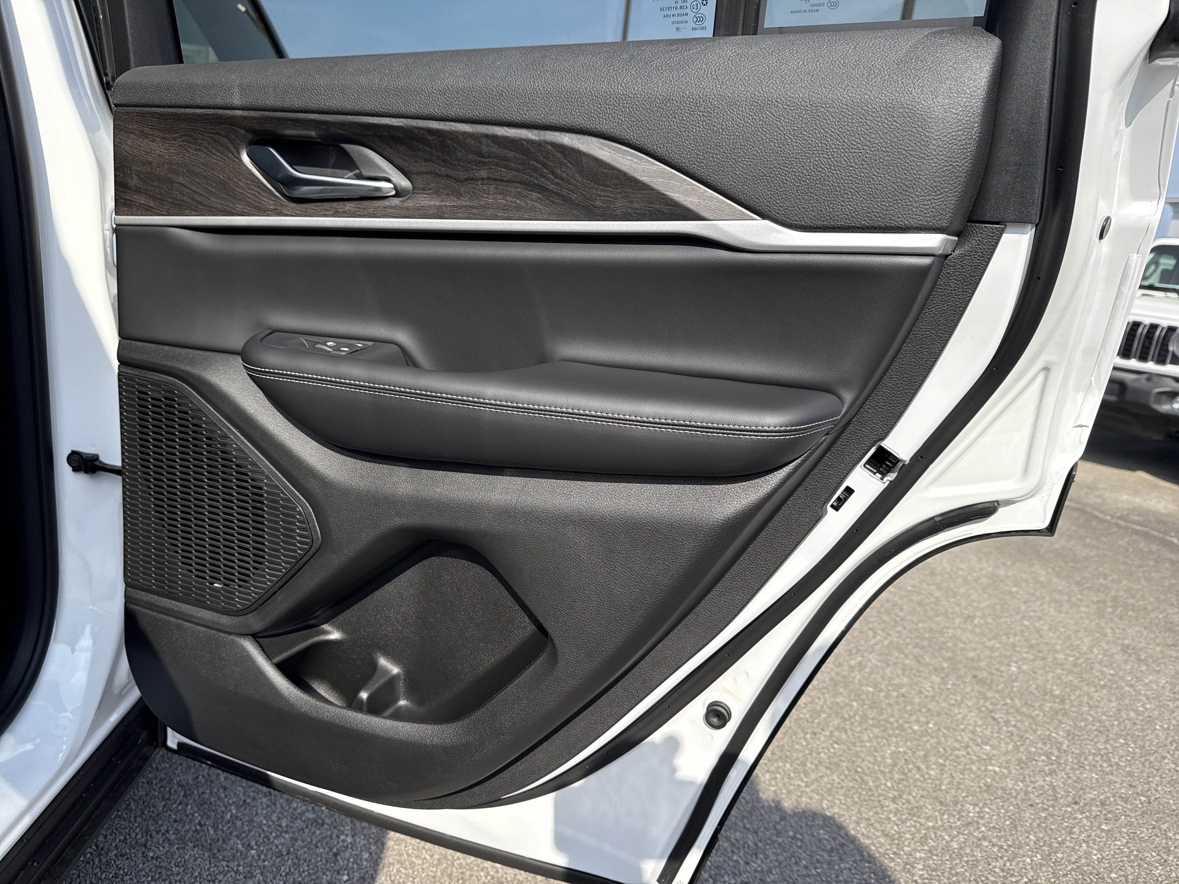 New 2026 Jeep Grand Cherokee Altitude RWD image 17