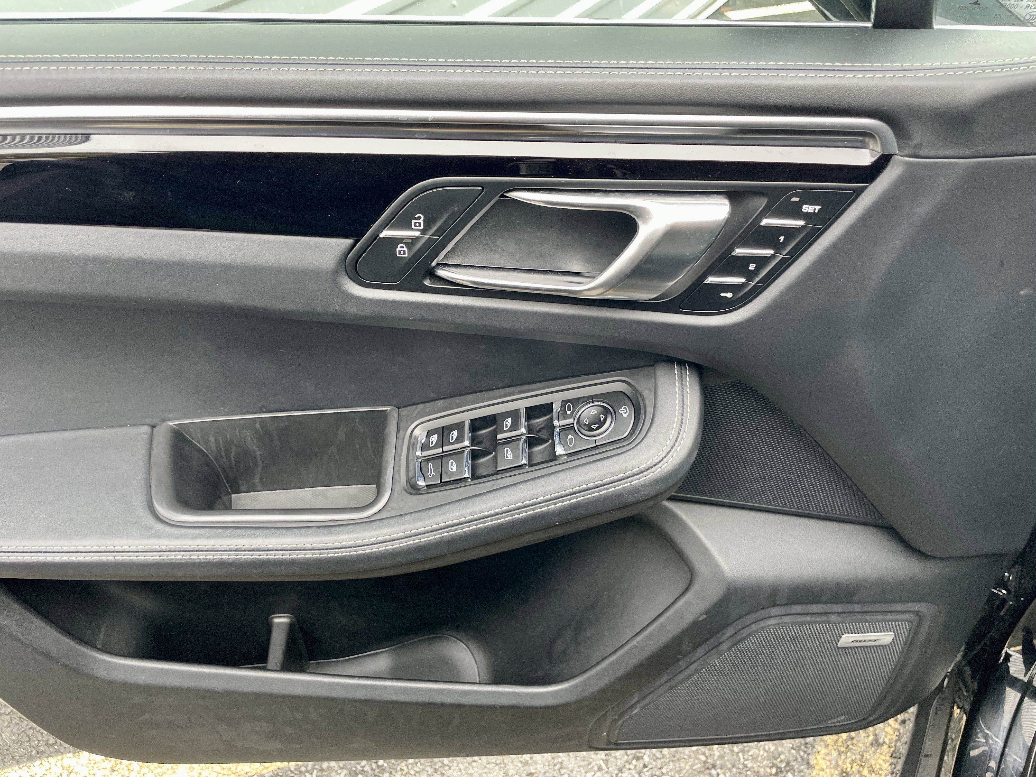 Used 2023 Porsche Macan S w/ Premium Package Plus image 12