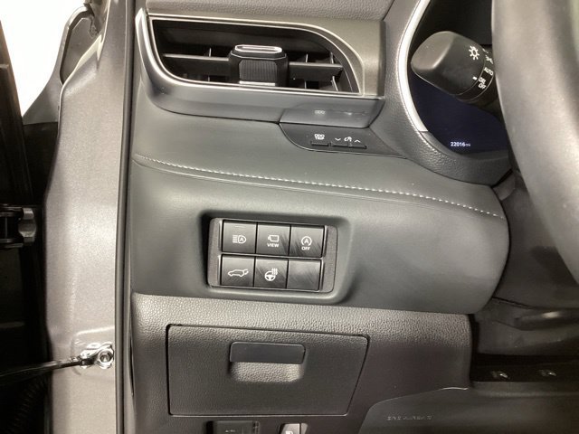 Used 2024 Toyota Highlander Limited AWD/4WD image 12