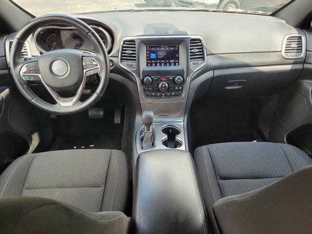 Used 2018 Jeep Grand Cherokee Laredo RWD image 9