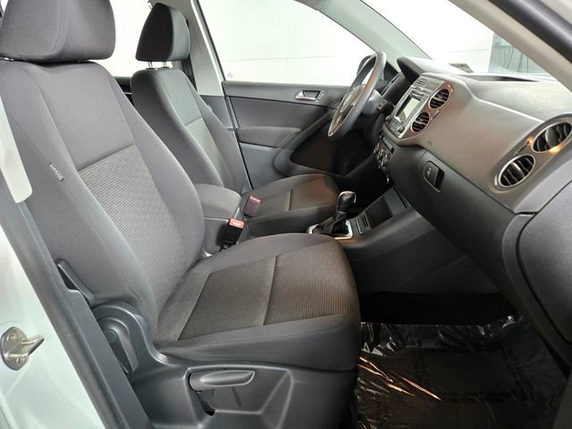 Used 2017 Volkswagen Tiguan S image 21