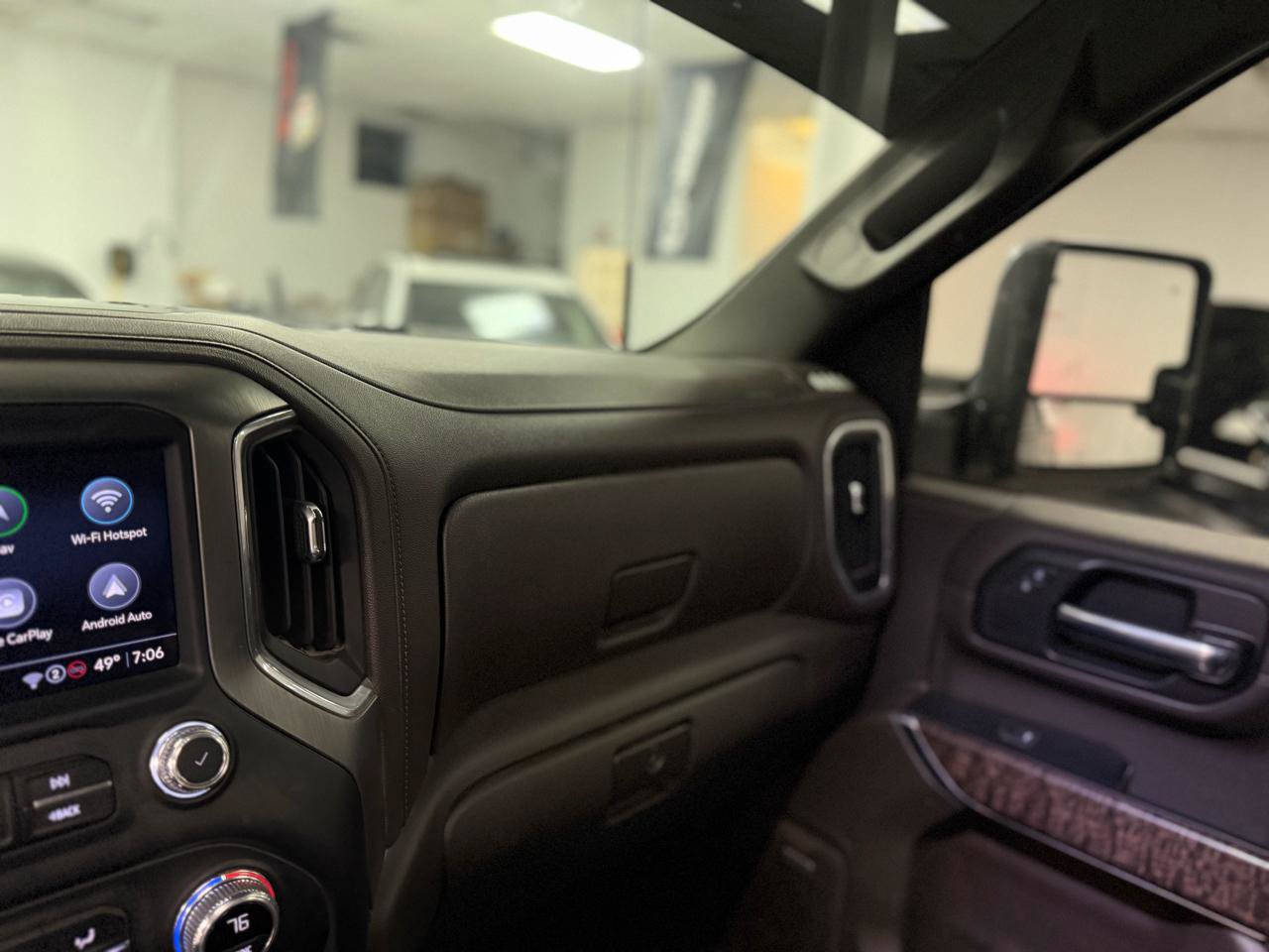 Used 2022 GMC Sierra 3500 Denali w/ Denali Ultimate Package AWD/4WD image 32