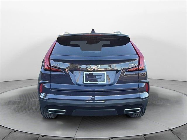 Used 2025 Cadillac XT4 Premium Luxury image 6