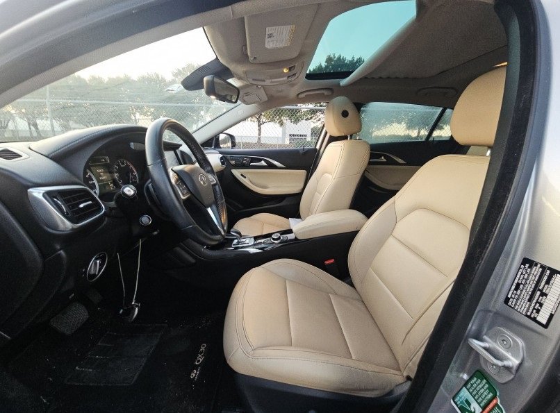 Used 2017 INFINITI QX30 Premium w/ Cargo Package image 22