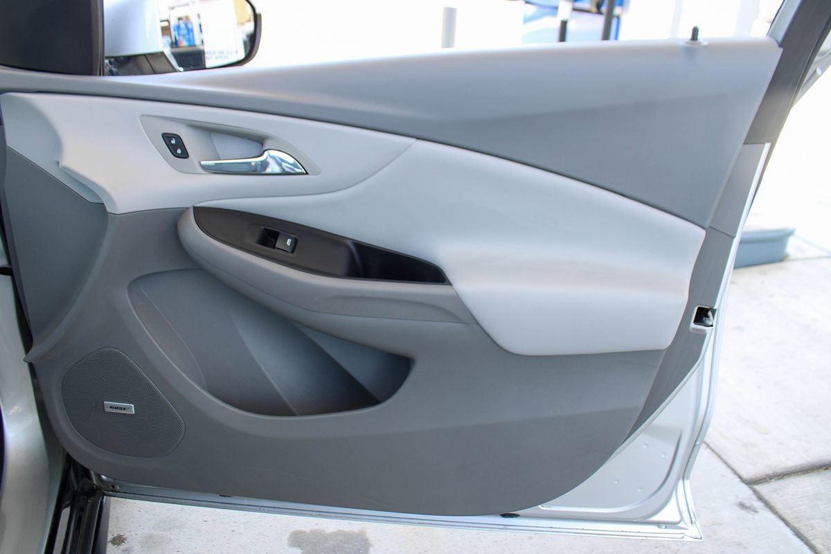 Used 2016 Chevrolet Volt LT w/ Comfort Package FWD image 40