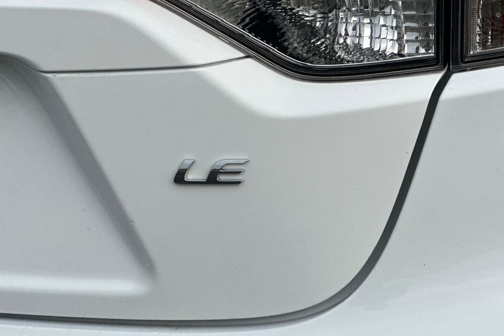 Used 2021 Toyota Corolla LE image 21