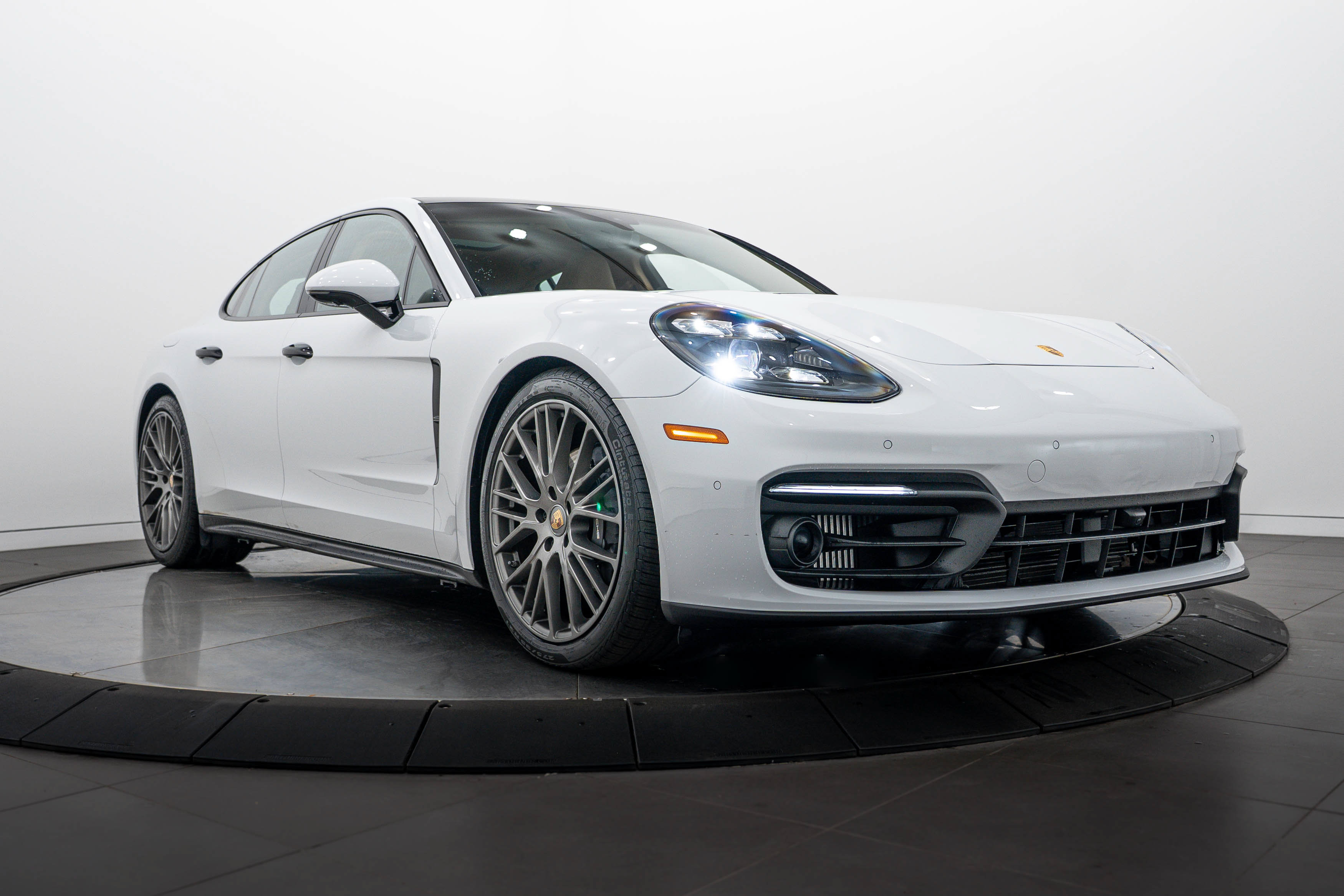 Certified 2022 Porsche Panamera 4 Platinum Edition AWD/4WD image 9