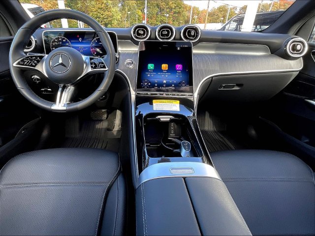 Used 2026 Mercedes-Benz GLC 300 4MATIC image 9