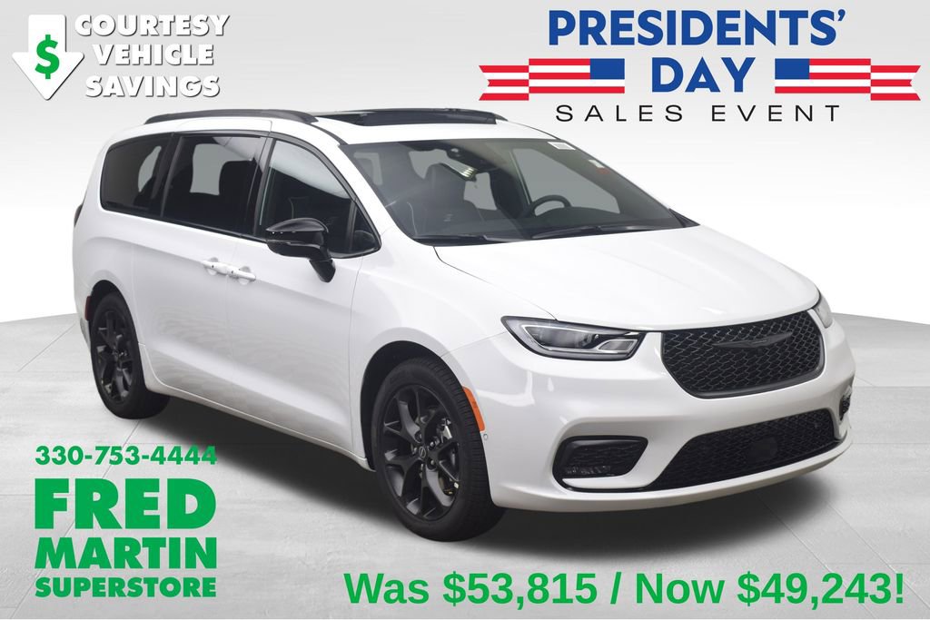 New 2026 Chrysler Pacifica Limited w/ S Appearance Package