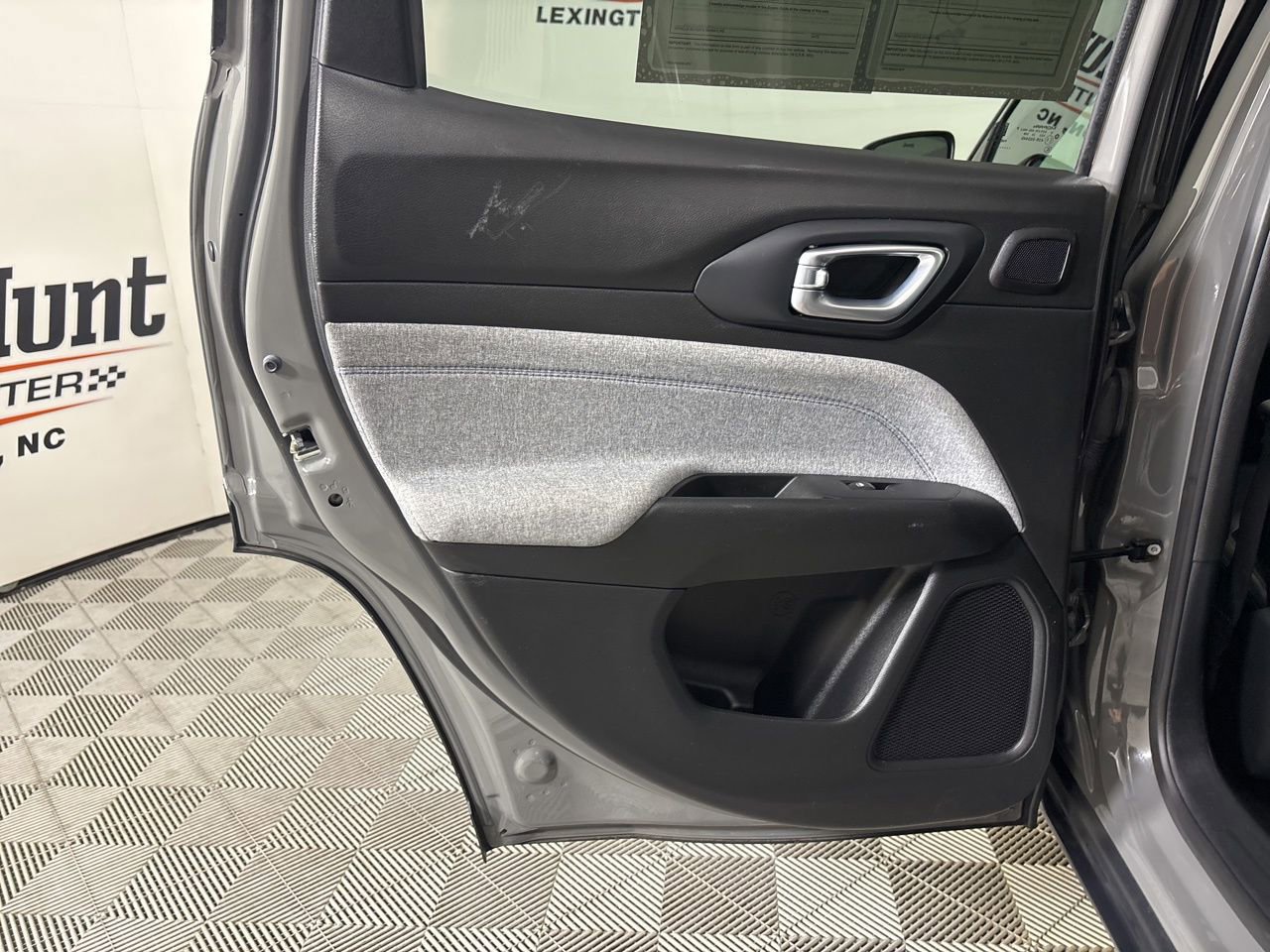 Used 2023 Jeep Compass Latitude w/ Sun and Sound Group image 19