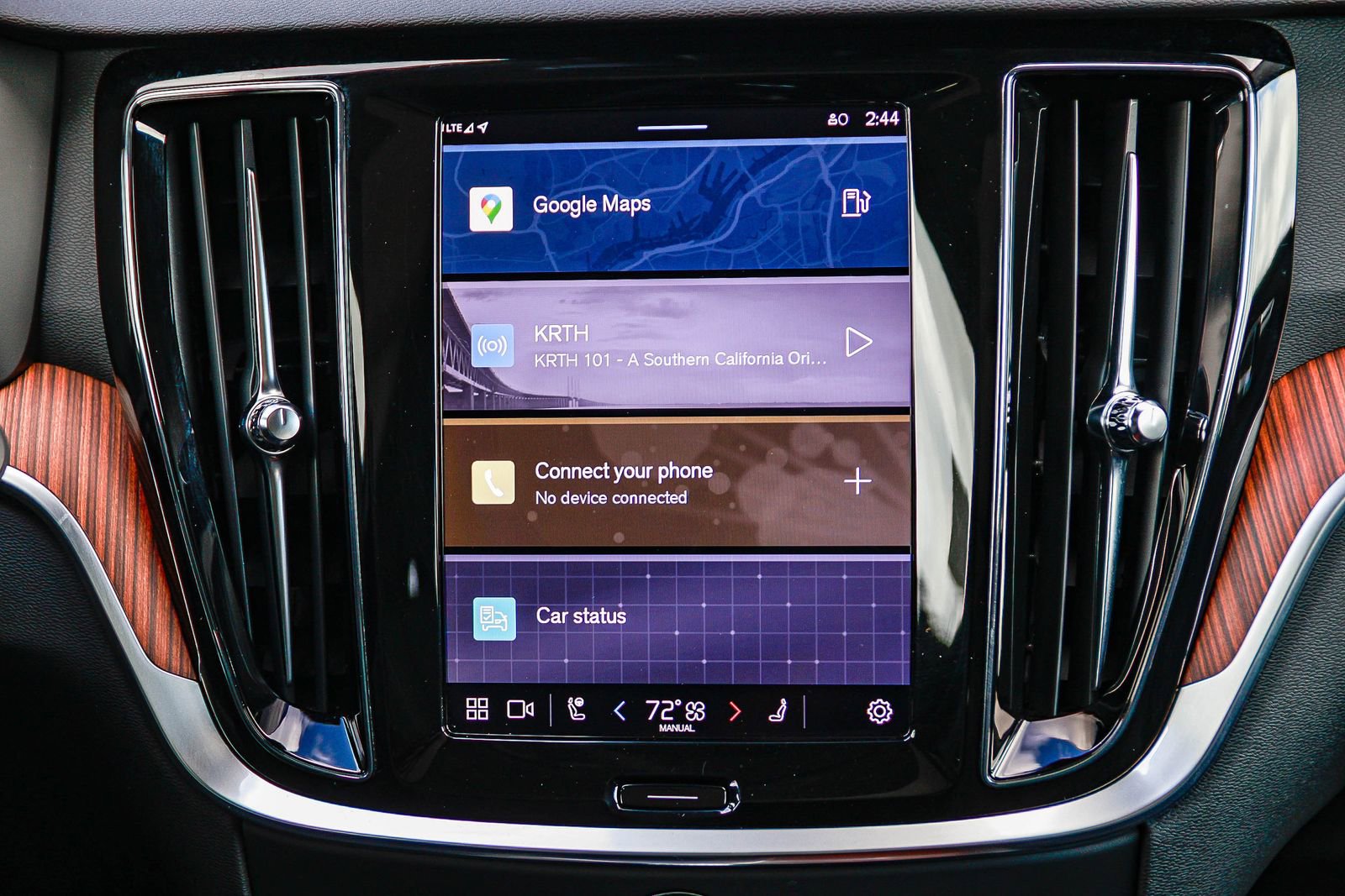 Used 2025 Volvo V60 B5 Cross Country Plus image 15