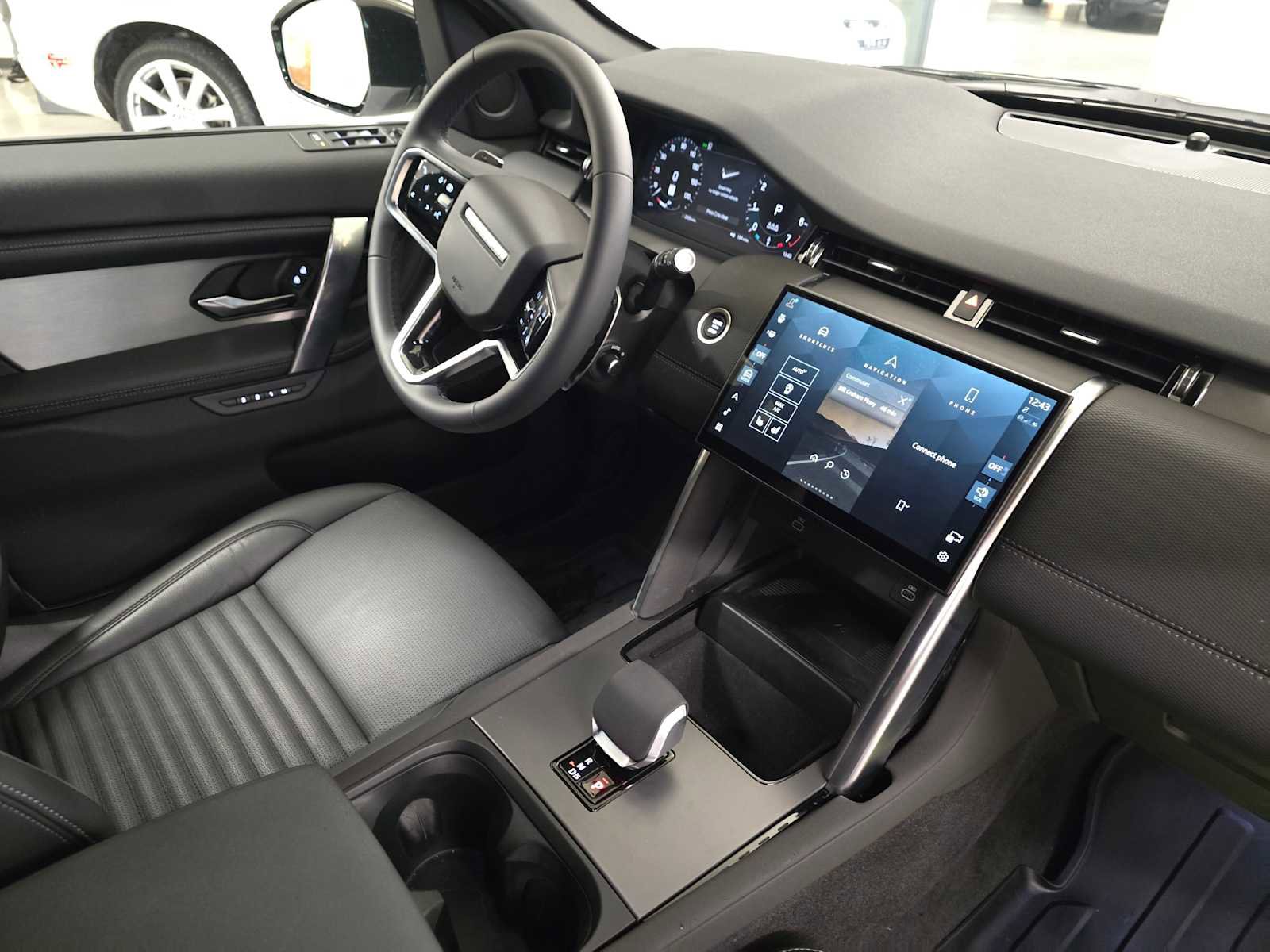 Certified 2025 Land Rover Discovery Sport Dynamic SE image 11