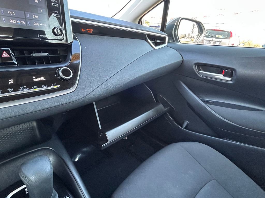 Used 2021 Toyota Corolla LE w/ LE Convenience Package image 28
