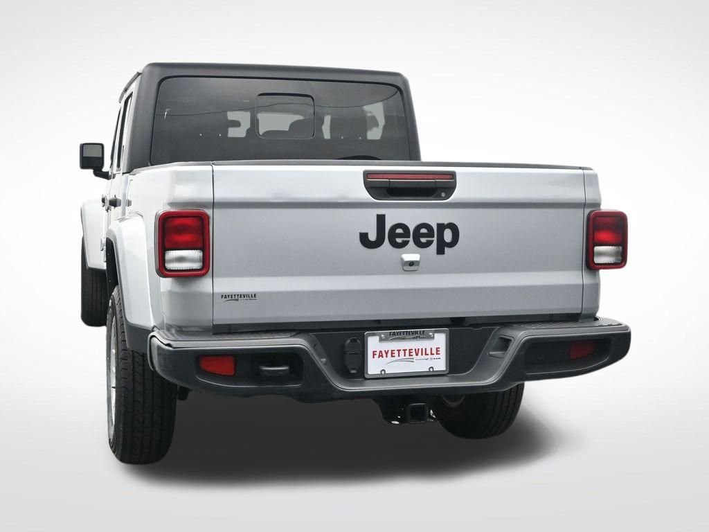 Used 2023 Jeep Gladiator Sport AWD/4WD image 9