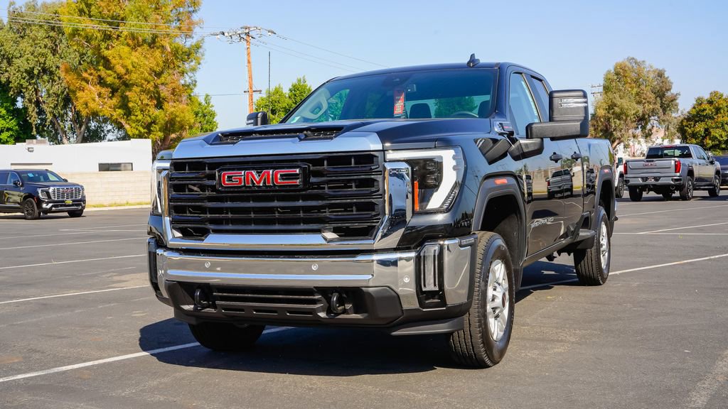New 2026 GMC Sierra 2500 Pro w/ 1SA Pro Safety Plus Package AWD/4WD image 2